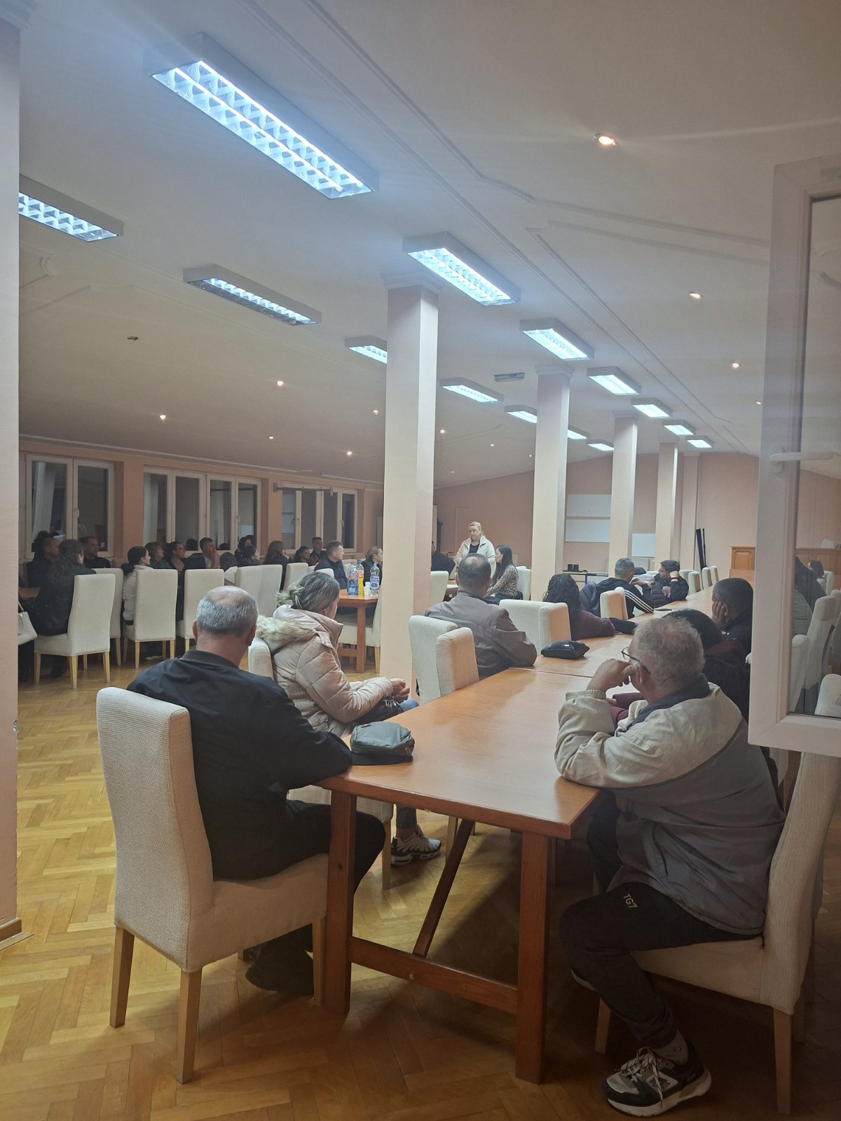 Заједнички родитељски састанак поводом матурске екскурзије у Праг